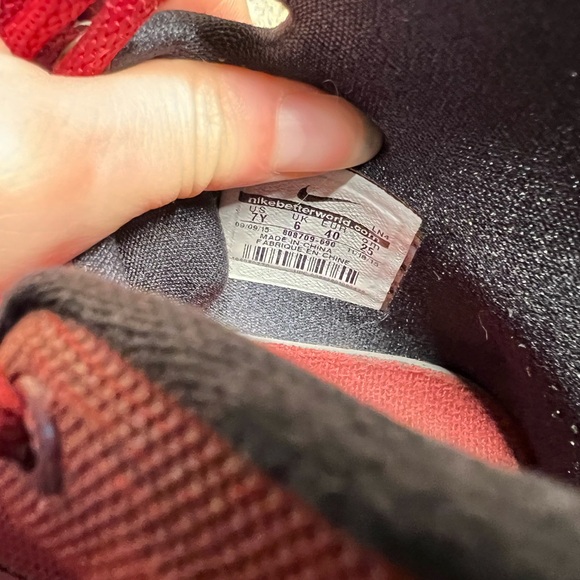 Nike Lebron 13 XIII  Sz 7 Youth Bronze Team Red - Picture 8 of 8